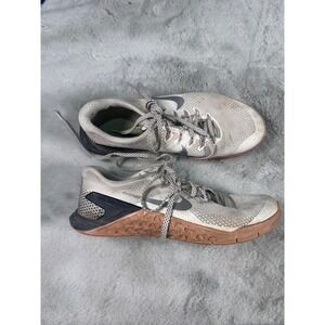 Nike Training Shoes Womens 9 Metcon 4 Grey Black Gum Sole 924593-100